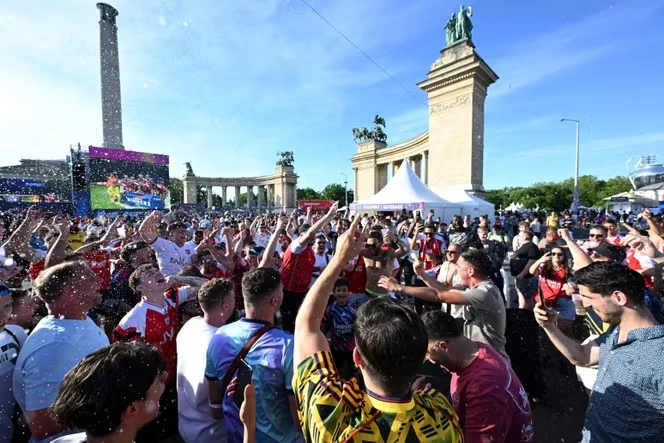 PSG-Arsenal : à Budapest, les fans déjà mobilisés avant la finale de la Ligue des champions