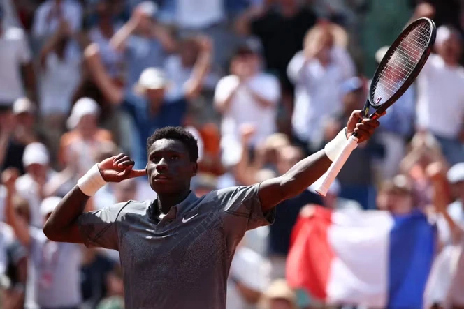 Roland-Garros 2026 : Moïse Kouamé, un parcours en accéléré pour un prodige attendu au sommet