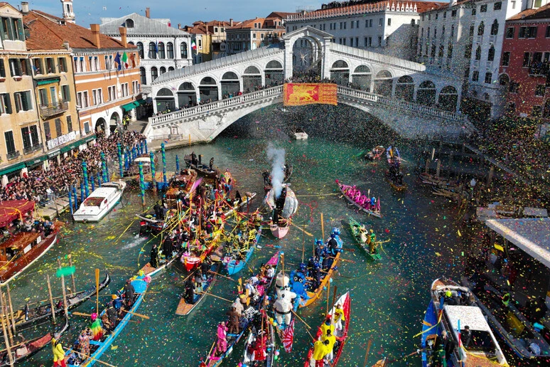 Sabato via al Carnevale di Venezia, nel segno delle Olimpiadi