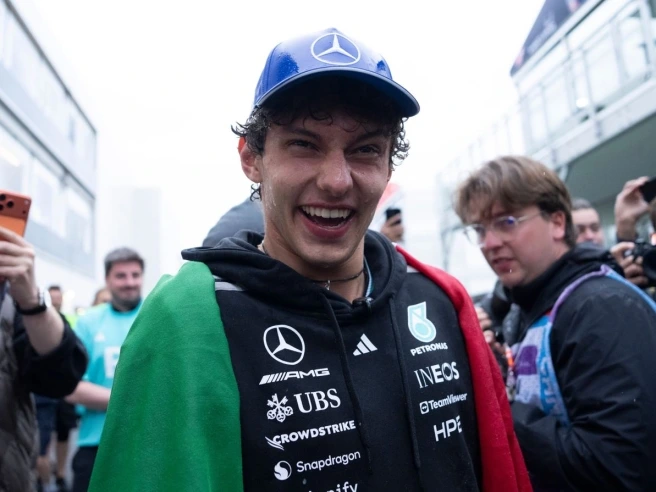 Kimi Antonelli: «Ora sono consapevole del mio potenziale. Russell? So che posso batterlo. Ci saranno cose da chiarire, per il Mondiale serve rispetto»