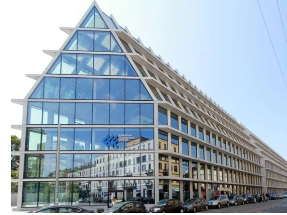 Feltrinelli entra con il 30% nel Saggiatore, un catalogo di grandi autori