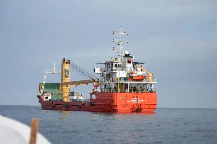 EEUU neutraliza un buque comercial en el golfo de Omán que ignoró el bloqueo naval tras repetidas advertencias
