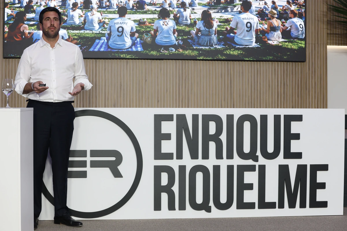 Enrique Riquelme presenta 'la Ciudad del Socio' como epicentro de su candidatura: "Un club no son sólo los títulos son las personas que lo viven"