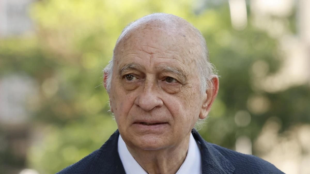 Fernández Díaz publica una columna sobre la “situación inaudita” del caso Leire el mismo día que declara en Kitchen