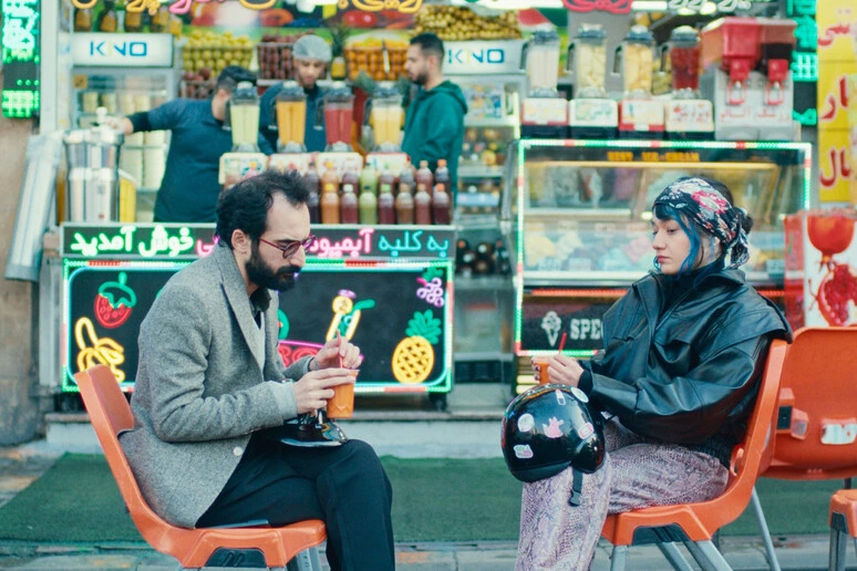 Divine Comedy, la satira contro l'orrore del regime iraniano