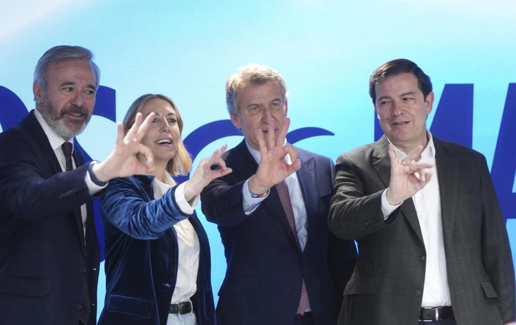 Feijóo exige a Vox que deje de poner "excusas" y cumpla su "obligación" de desbloquear los gobiernos autonómicos: "¡Ya está bien!"