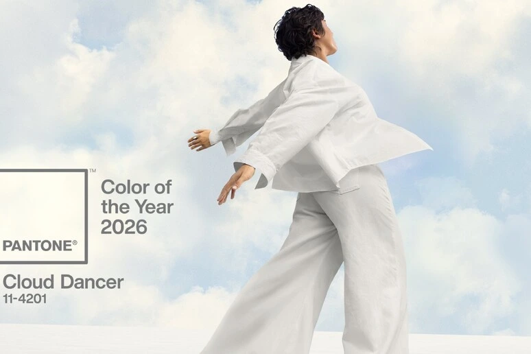 Il bianco Cloud Dancer è il colore Pantone 2026