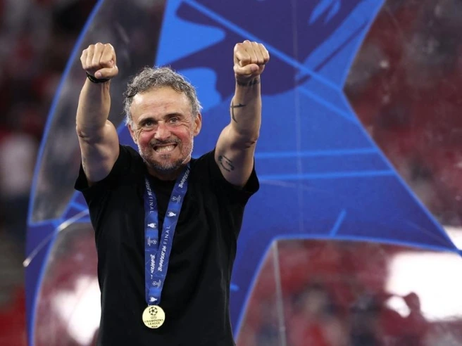 Luis Enrique, il mago di un trauma insuperabile che ha reso il Psg imbattibile: perché i tifosi lo amano più dei giocatori