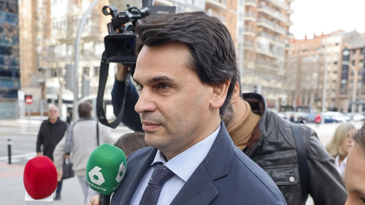 La jueza que investiga a Miguel Ángel Rodríguez por señalar a periodistas llama a declarar a la pareja de Ayuso
