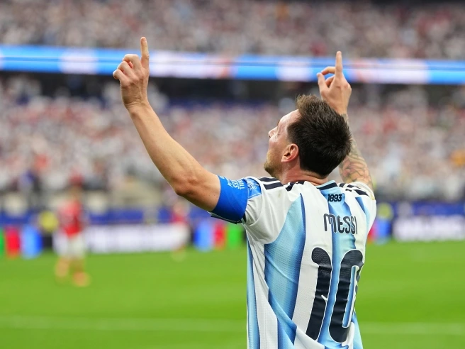 Leo, come te nessuno mai. Messi riscrive la storia nel segno di Maradona