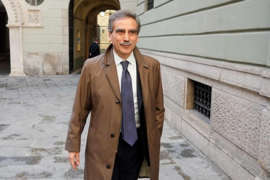 Quattro banchieri in lotta per un posto al sole: Messina, Cimbri, Lovaglio e Castagna, i protagonisti del nuovo risiko