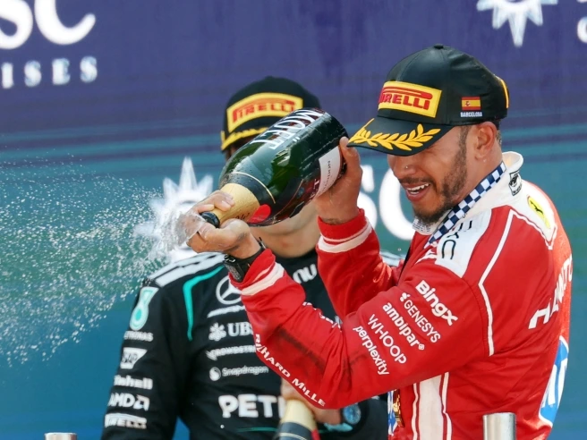 Hamilton, altro che resa e tramonto: ha conquistato la leadership della Ferrari e manda messaggi a Leclerc