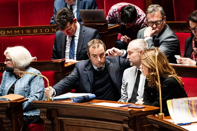Fin de vie : la stratégie de l’exécutif pour faire adopter le texte de loi cet été