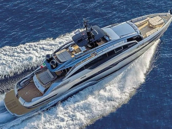 Ferretti, riparte la battaglia per il gruppo degli yacht: Kkcg «impugna» le nomine del cda volute dai cinesi