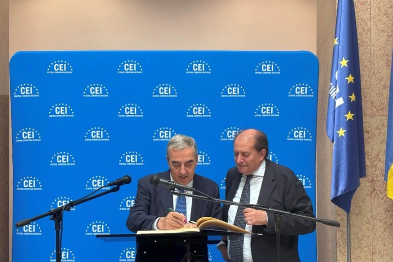 Gasparri in visita all'Ince, focus su allargamento Ue e Ucraina