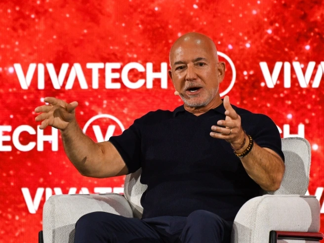 Jeff Bezos: «Porteremo sullo Spazio le attività industriali inquinanti e il nostro pianeta-giardino tornerà pulito»