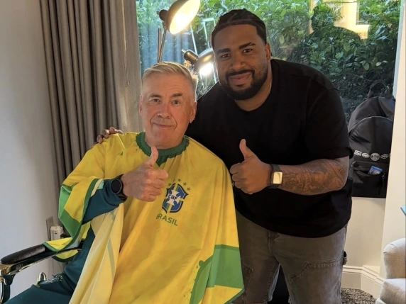 Il parrucchiere del Brasile: «Taglio i capelli a Carletto e Neymar. Vinicius è da me ogni tre giorni...»