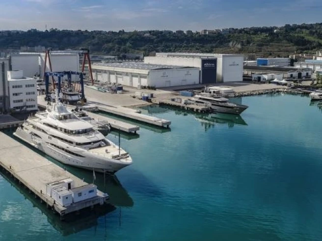 Ferretti, il rebus della governance con i soci cinesi e l’idea del consolidamento: smentito l’interesse per The Italian Sea Group