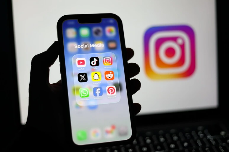 L'IA cancella gli influencer umani, i social invasi dai creator digitali