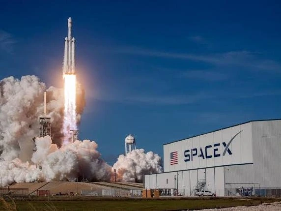 SpaceX, il motore invisibile del rally: perché gli indici stanno spingendo il titolo (e non è solo merito di Marte)