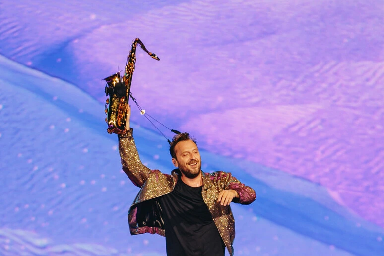 Cremonini 'imperatore' al circo Massimo con 'tanta strada fatta di canzoni'
