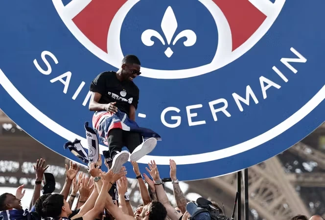 « On revient l’année prochaine pour la troisième » : Le PSG fête sa deuxième Ligue des champions avec une parade à Paris et veut plus de trophées