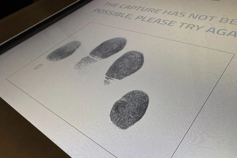 Il sistema Ees, controlli biometrici e stop ai timbri sui passaporti - SCHEDA