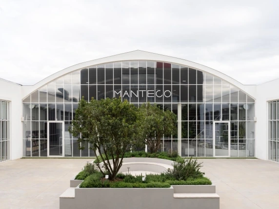 Apre Casa Manteco, storia e più export per i tessuti sostenibili
