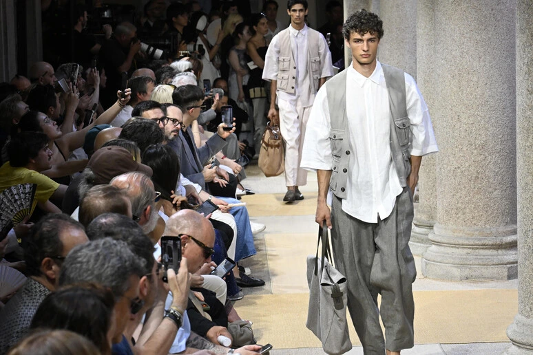 Il Mediterraneo di Giorgio Armani chiude la Milano Fashion Week