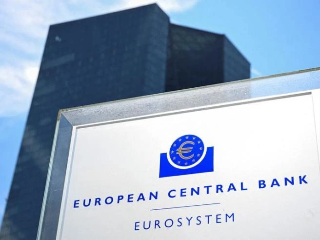 Perché la Bce ha rialzato i tassi: il «colpo preventivo» per evitare che l’inflazione esploda (come nel 2022)