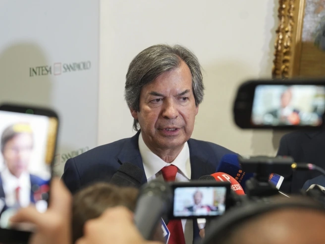 La Borsa premia il blitz su Mps: salgono i titoli delle banche. Intesa Sanpaolo sull’operazione: avremo successo