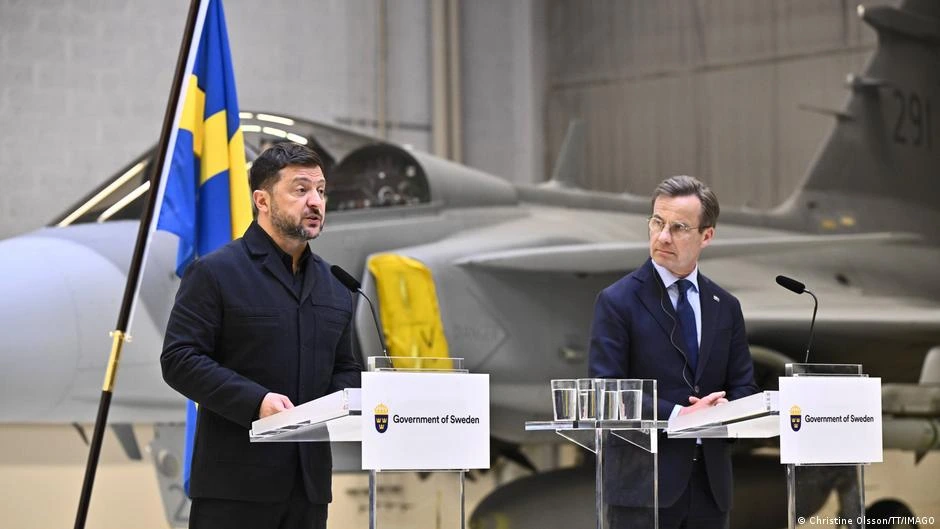 Ucrania firma acuerdo para adquirir 16 cazas suecos Gripen