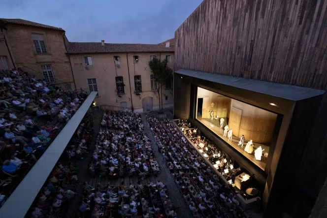 Au festival d’Aix-en-Provence, entre la chaleur et les problèmes de son, l’opéra au défi du plein air