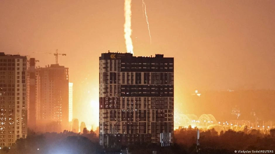 Suben a 14 los muertos por ataque ruso contra Kiev