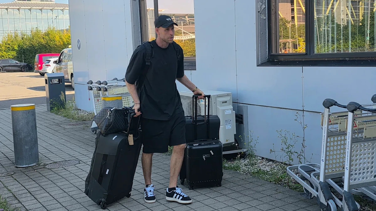 Bundesliga-Torwart im Privatjet zum Medizincheck
