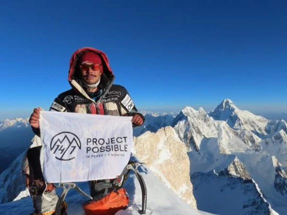 Nirmal Purja, morto a 43 anni l'alpinista dei record: travolto da una valanga sul Broad Peak. Messner: «Una vita vissuta al massimo»