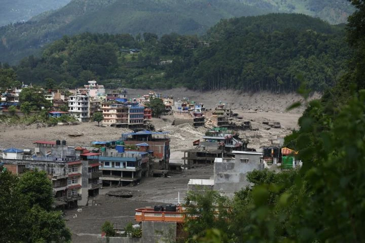 Un glaciar, una riada y miles de desaparecidos: todo lo que se sabe de la tragedia en Nepal