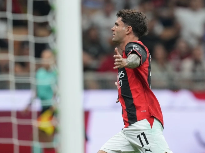 Milan forza 3: Pulisic e il gol ritrovato, poi Rabiot e Moreira. Il Lecce si arrende