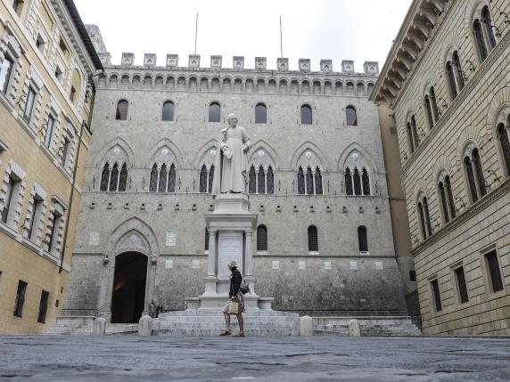 Mps, il Tesoro non voterà in assemblea sulle offerte di scambio per Bpm e Banca Generali. I paletti dell’Agricole