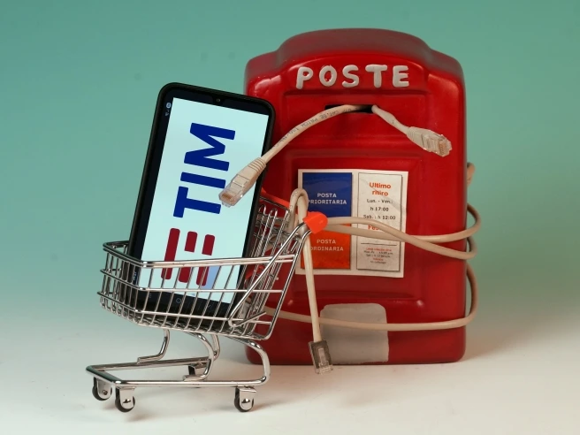 Poste, l’offerta su Tim si chiude all’85,8%: ora la fusione e l’addio alla Borsa