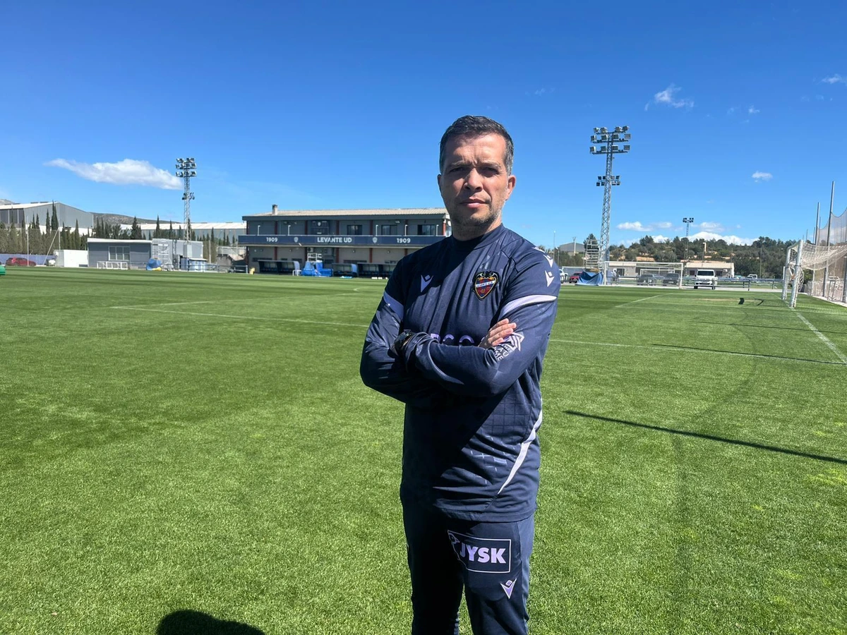 Luís Castro, el profesor que aprendió a ganar con 'niños': "Entre un jugador de 29 y otro de 19, al mismo nivel, juega el joven"