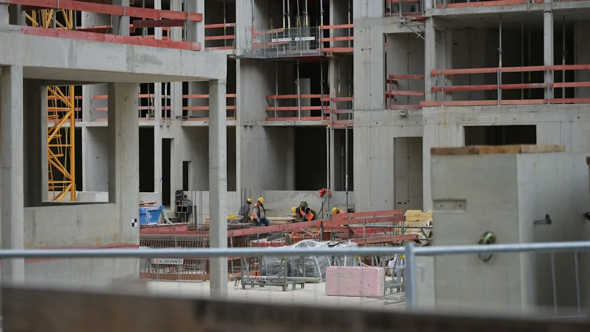 Weniger Steckdosen, dünnere Decken: Wie Wohnungsbau günstiger werden soll