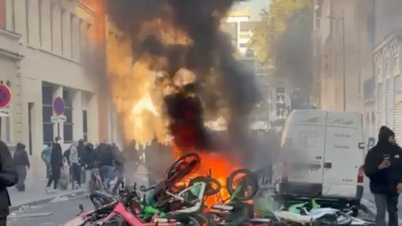 Frankreich bereitet sich auf nächste Krawallnacht vor: Es brennt schon wieder in Paris!