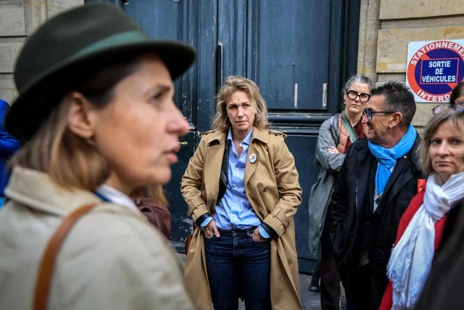 Arrêts maladie : les partenaires sociaux et le gouvernement négocient sous contrainte budgétaire en vue d’une réforme structurelle