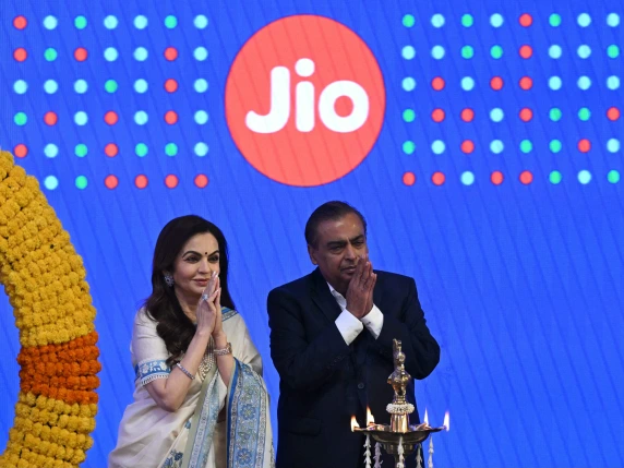 Jio, la più grande quotazione nella storia dell’India: così l’impero degli Ambani ha superato per valore i gruppi di Tata e Adani