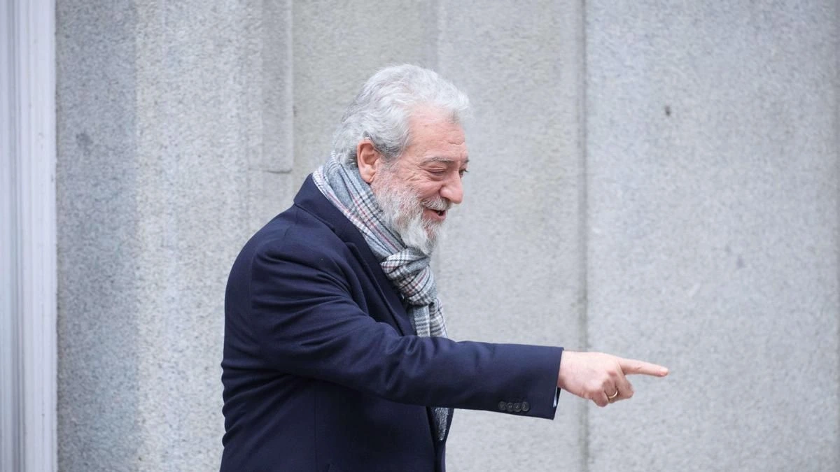 Ni agentes de la UCO ni móviles incautados: la revelación de secretos del PP no se investiga como al exfiscal general