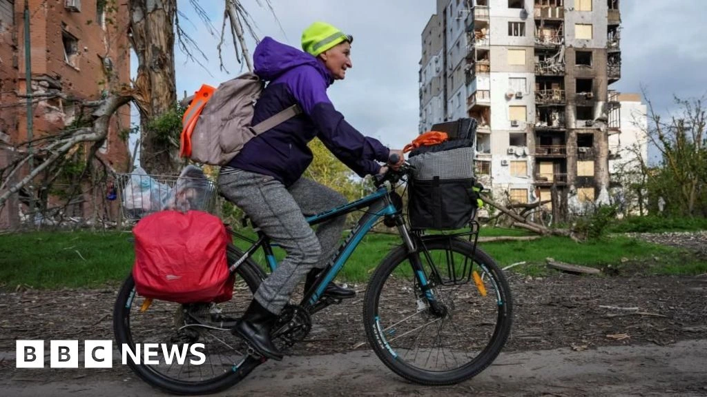 'The city is alive': A brief peace in Kherson, but residents fear what comes next