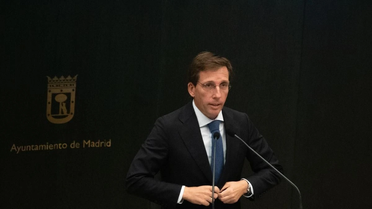 Almeida lamenta no tener competencias para desalojar Sol y Bustinduy responde: “Empiece con los pisos turísticos ilegales”