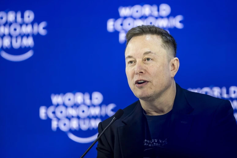 Si aggiorna Grokipedia, la risposta di Musk a Wikipedia rimasta ferma per mesi