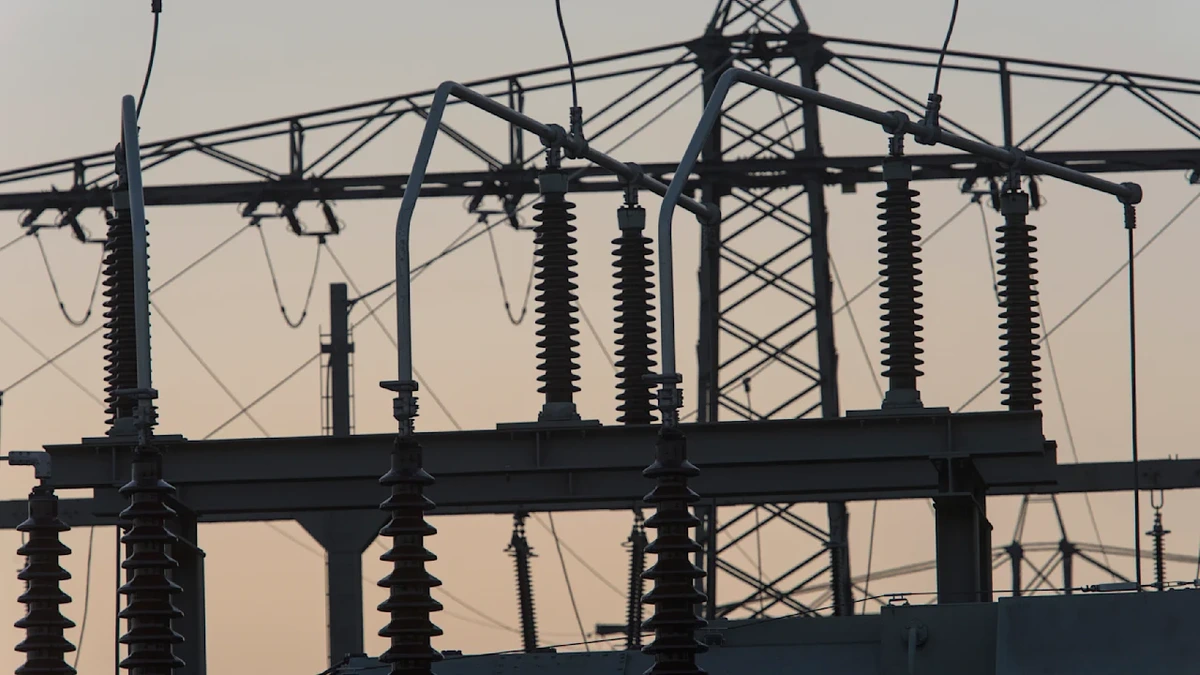Stromausfall in Freiburg! Fliegendes Dach legt Tausende Haushalte lahm